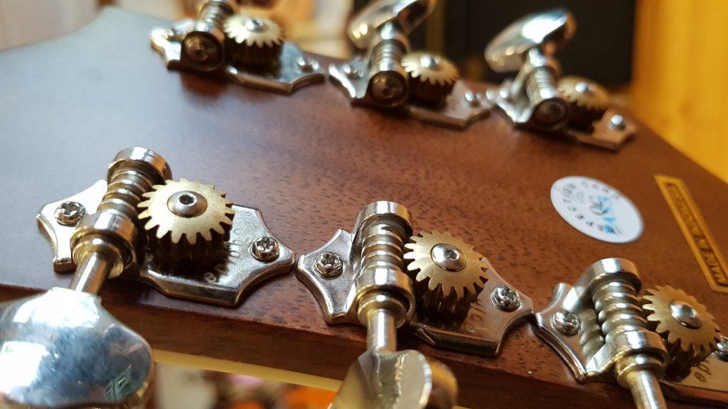 Pedalboard tuner pedals Keen Player A journey to mastering guitar…